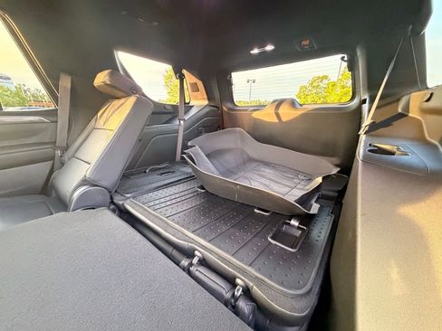 Used 2023 Chevrolet Tahoe RST AWD/4WD image 15