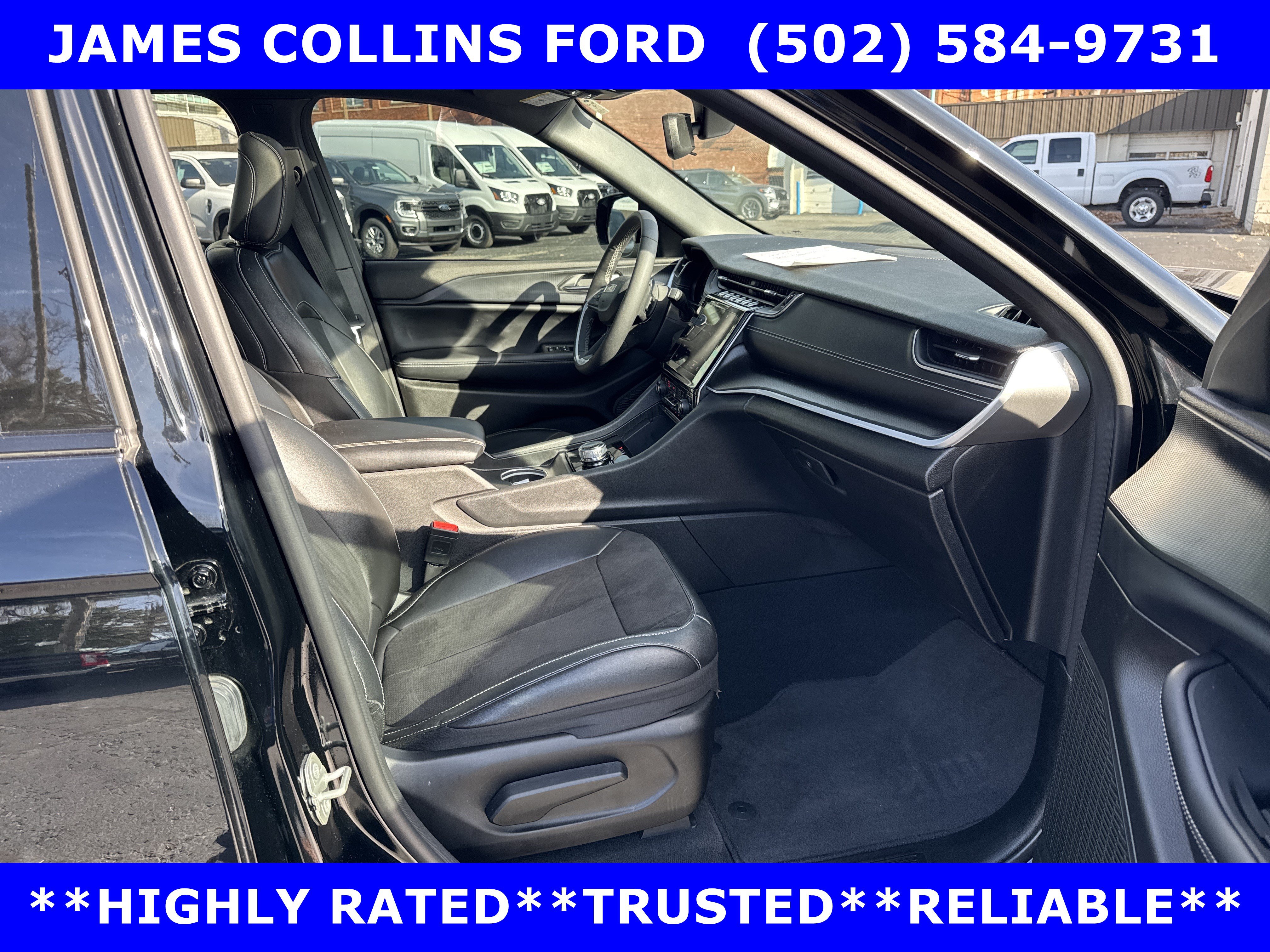 Used 2024 Jeep Grand Cherokee Altitude AWD/4WD image 17