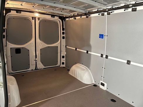 Used 2025 Mercedes-Benz Sprinter 2500 image 14
