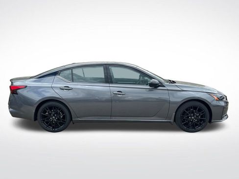New 2026 Nissan Altima 2.5 SR w/ SR Midnight Edition Package FWD image 6