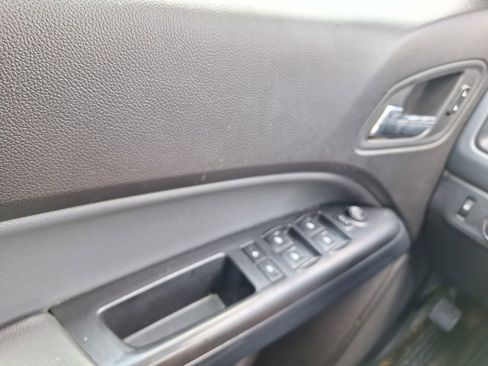 Used 2016 Chevrolet Colorado Z71 AWD/4WD image 17