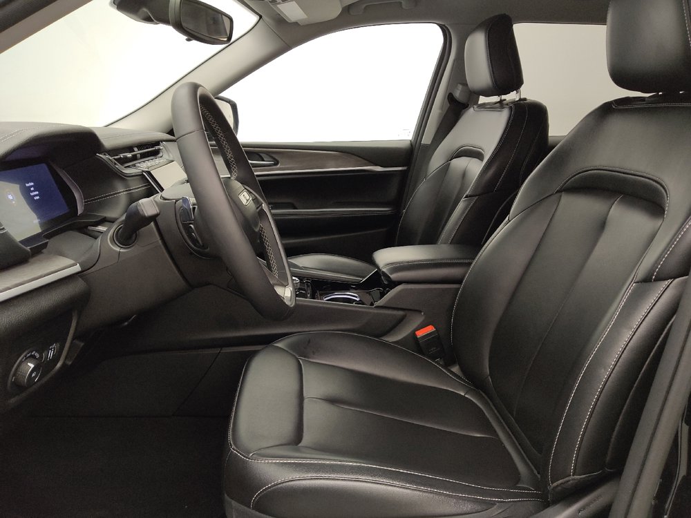Used 2023 Jeep Grand Cherokee L Limited AWD/4WD image 17