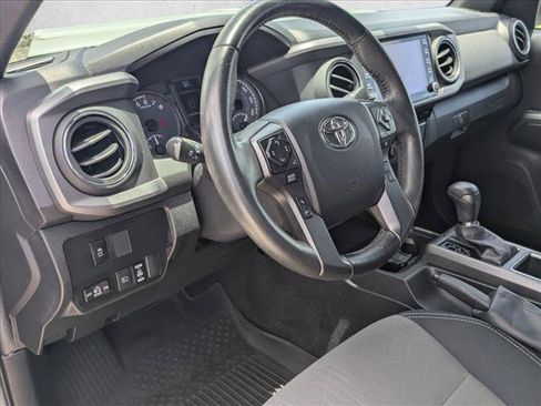 Used 2022 Toyota Tacoma TRD Sport w/ Technology Package RWD image 9