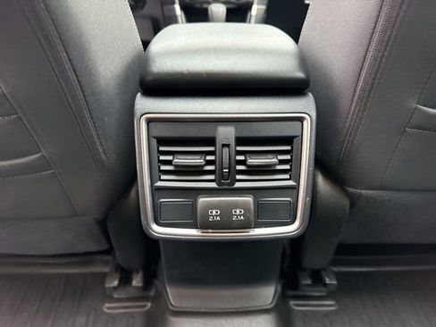 Used 2021 Subaru Forester Premium AWD/4WD image 29