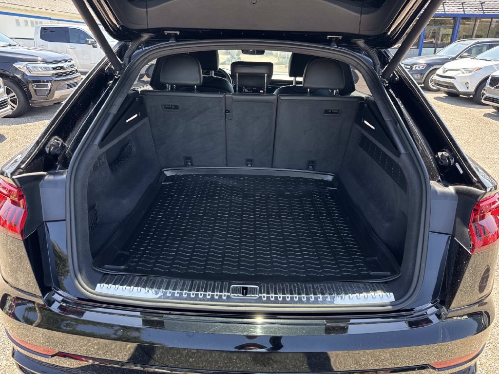 Used 2019 Audi Q8 Prestige AWD/4WD image 9