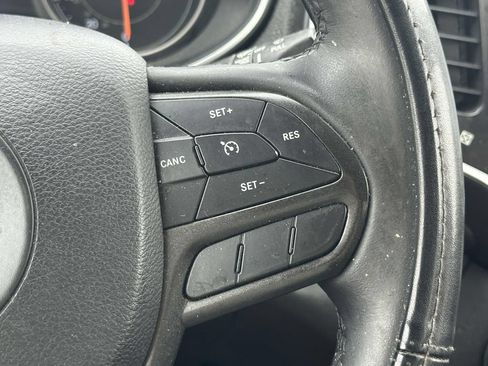Used 2019 Jeep Cherokee Trailhawk w/ Cold Weather Group AWD/4WD image 22