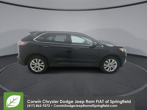 Used 2024 Ford Edge Titanium image 9