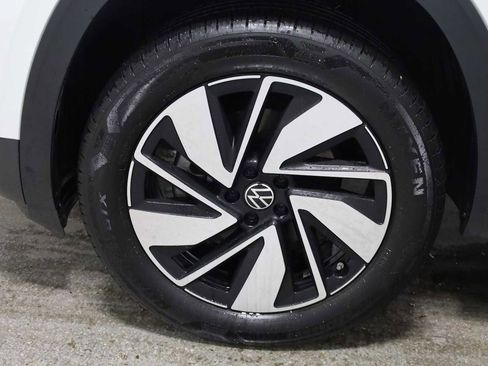 Used 2024 Volkswagen Atlas SE image 34