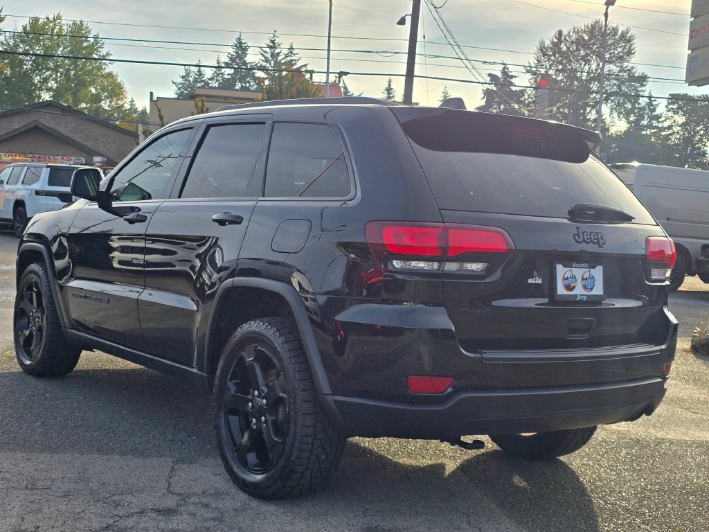 Used 2019 Jeep Grand Cherokee Laredo AWD/4WD image 5