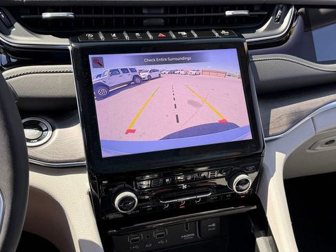 Certified 2023 Jeep Grand Cherokee L Overland w/ MOPAR Finishing Package AWD/4WD image 17