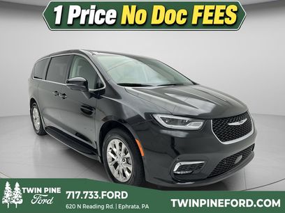 Used 2023 Chrysler Pacifica Touring-L