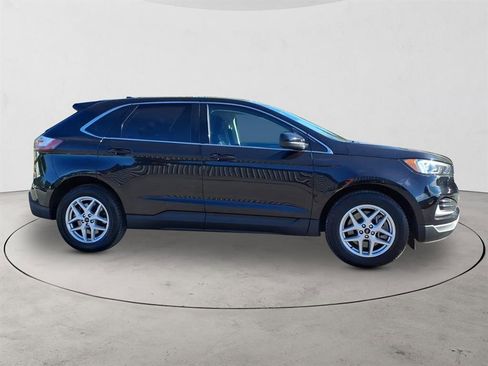 Used 2023 Ford Edge SEL image 4