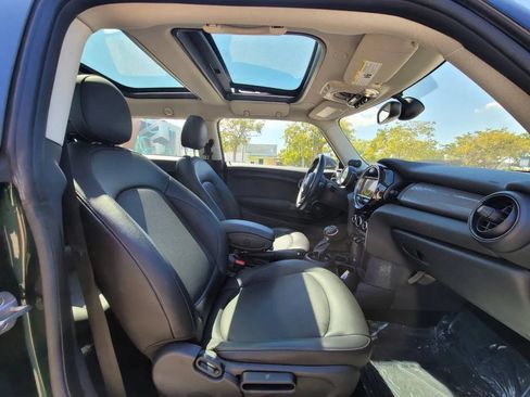 Used 2018 MINI Cooper 2-Door Hardtop FWD image 17