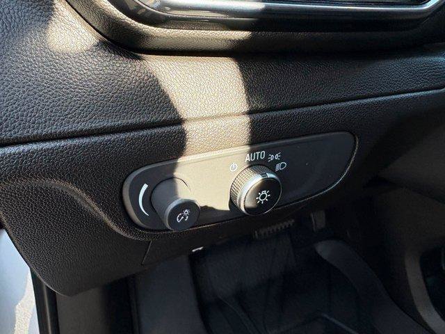 Used 2023 Chevrolet Bolt EUV LT w/ Convenience Package FWD image 20