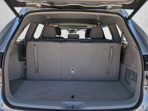 Used 2019 Toyota Highlander XLE FWD image 6