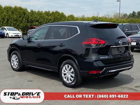 Used 2017 Nissan Rogue S w/ S Family Package image 3