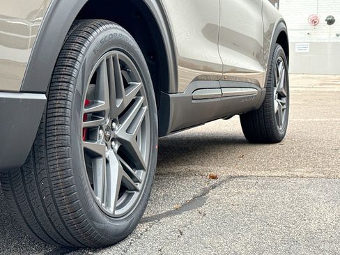 New 2026 Ford Explorer ST-Line w/ ST-Line Street Pack image 13