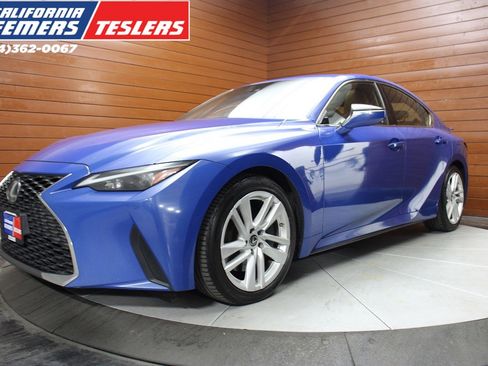 Used 2021 Lexus IS 300 w/ Comfort Package RWD image 1