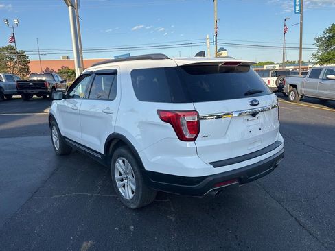 Used 2018 Ford Explorer XLT AWD/4WD image 7