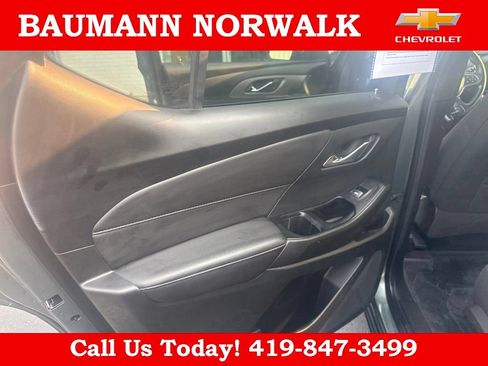 Used 2023 Chevrolet Traverse LT FWD image 26