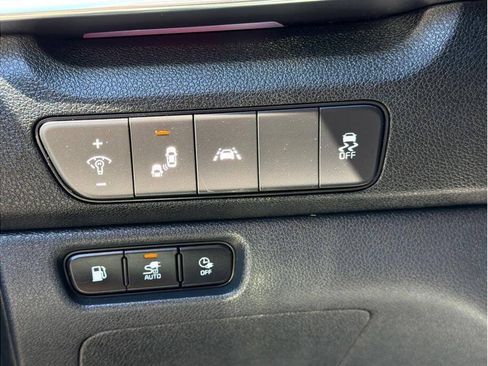 Used 2022 Kia Niro EX FWD image 17