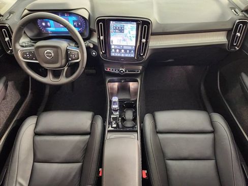 Certified 2026 Volvo XC40 B5 Plus AWD/4WD image 4