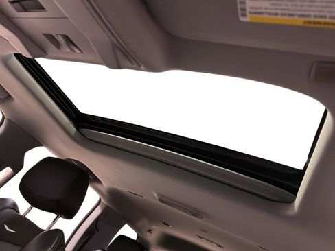 Used 2019 Cadillac Escalade Luxury image 15