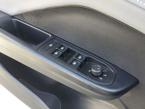 Used 2024 Volkswagen Taos SE image 30