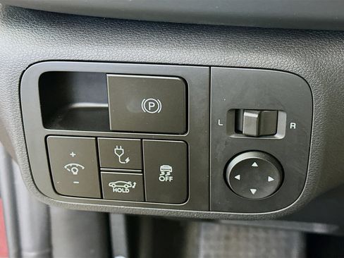 Used 2024 Hyundai Ioniq 6 SE RWD image 17