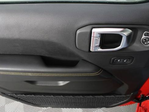 Used 2025 Jeep Wrangler Unlimited Sahara w/ Safety Group image 13