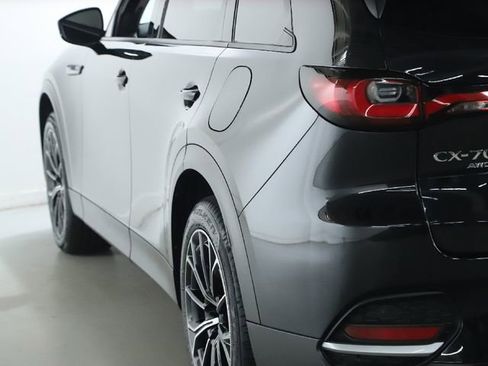 Certified 2025 MAZDA CX-70 Plug-In Hybrid w/ Premium Pkg image 14