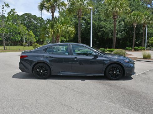 Used 2026 Toyota Camry SE FWD image 2