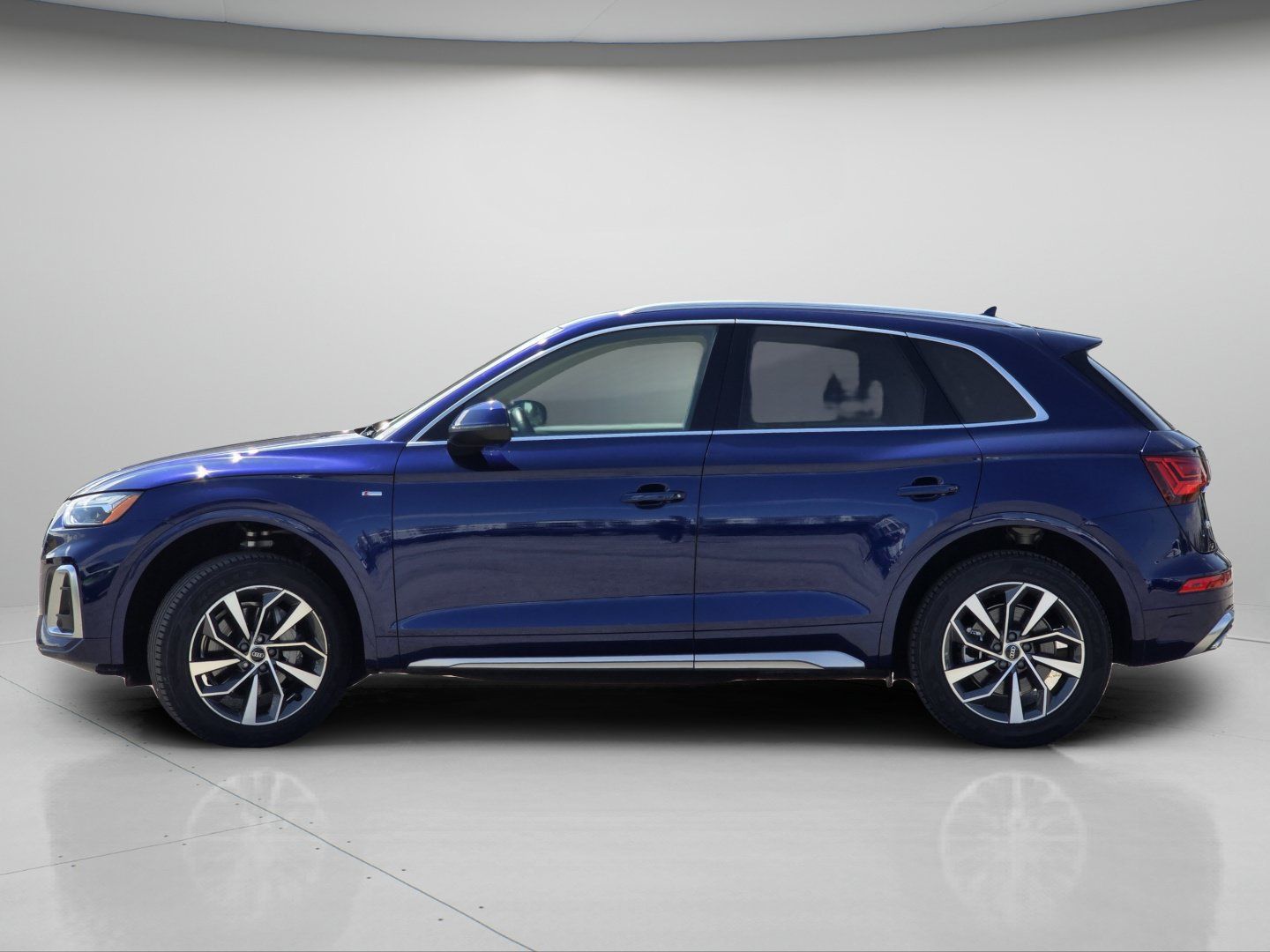 Used 2023 Audi Q5 2.0T Premium w/ Convenience Package AWD/4WD image 17