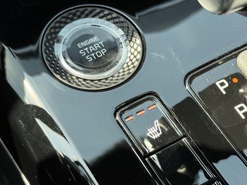 New 2025 Kia Niro EX Touring image 16