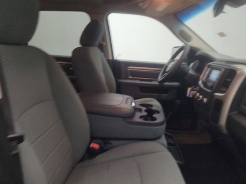 Used 2019 RAM 1500 Classic SLT RWD image 21