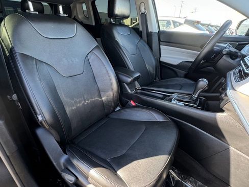 Used 2022 Jeep Compass Limited image 15