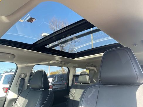 Certified 2025 INFINITI QX80 Luxe image 18