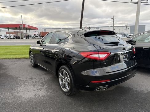 Used 2019 Maserati Levante image 7