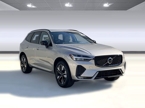 New 2026 Volvo XC60 B5 Core w/ Climate Package image 7