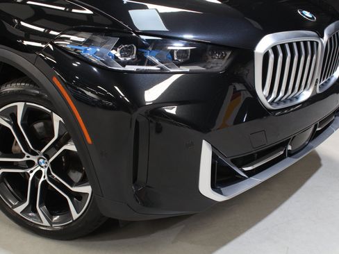 Used 2024 BMW X5 sDrive40i w/ Premium Package RWD image 9