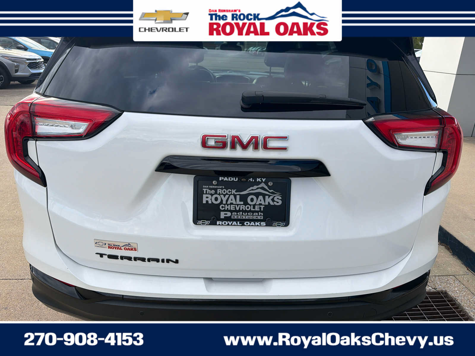 Used 2023 GMC Terrain SLT w/ Elevation Edition FWD image 4