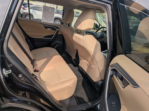 Used 2020 Toyota RAV4 XLE w/ All Weather Liner Package AWD/4WD image 33