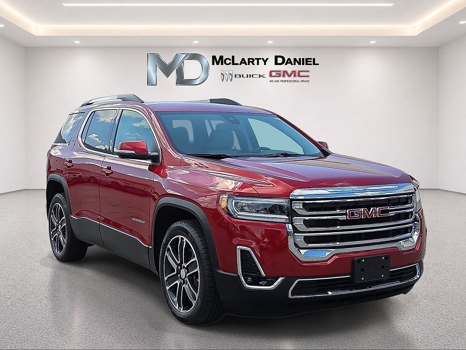 Certified 2023 GMC Acadia SLT w/ Preferred Package AWD/4WD image 1