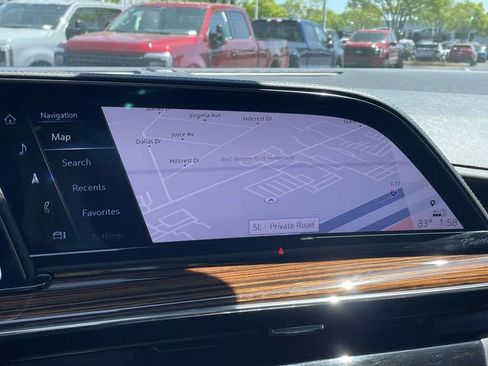 Used 2023 Cadillac Escalade Premium Luxury image 8