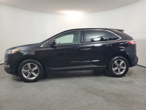 Used 2021 Ford Edge SEL w/ Convenience Package image 4
