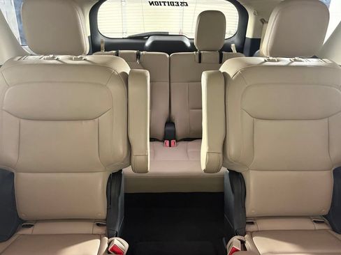 Used 2020 Ford Explorer XLT w/ Equipment Group 202A AWD/4WD image 42