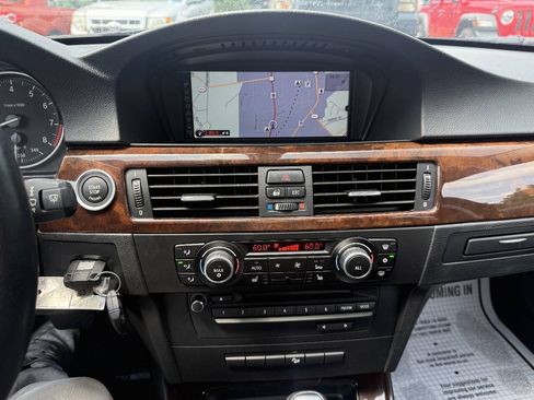 Used 2011 BMW 335i xDrive Sedan AWD/4WD image 16