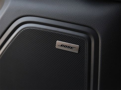 Certified 2025 Porsche Macan image 26