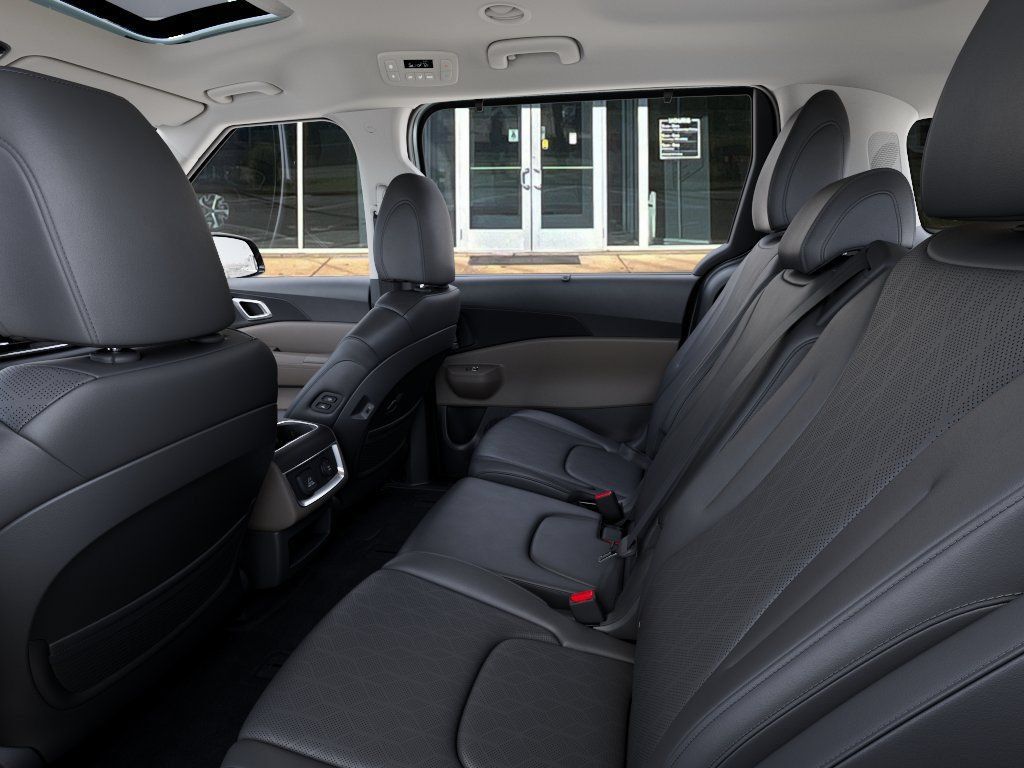 New 2027 Kia Carnival SX FWD image 18