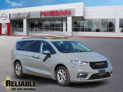 Used 2023 Chrysler Pacifica Limited